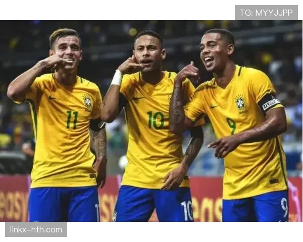 拉菲尼亚与安东尼：巴西边锋战术角色及体系适配性对比分析